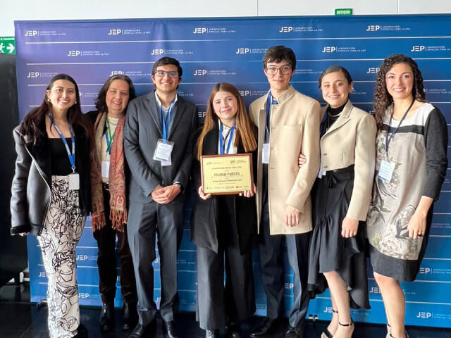 Equipo de derecho Uniandino ganó el primer Concurso Universitario JEP