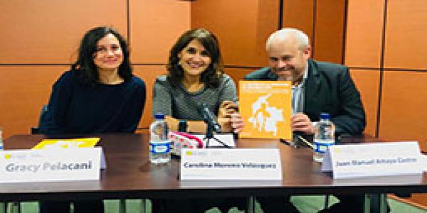 Lanzamiento del Centro de Estudios en Migración (CEM) de la Facultad de Derecho de la Universidad de los Andes. Salen los integrantes del CEM: los profesores Gracy Pelacani, Carolina Moreno y Juan Manuel Amaya. 